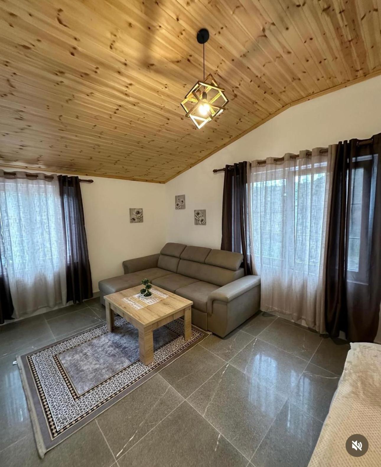 Qyteza Guest House & Camping Шкодер Екстер'єр фото