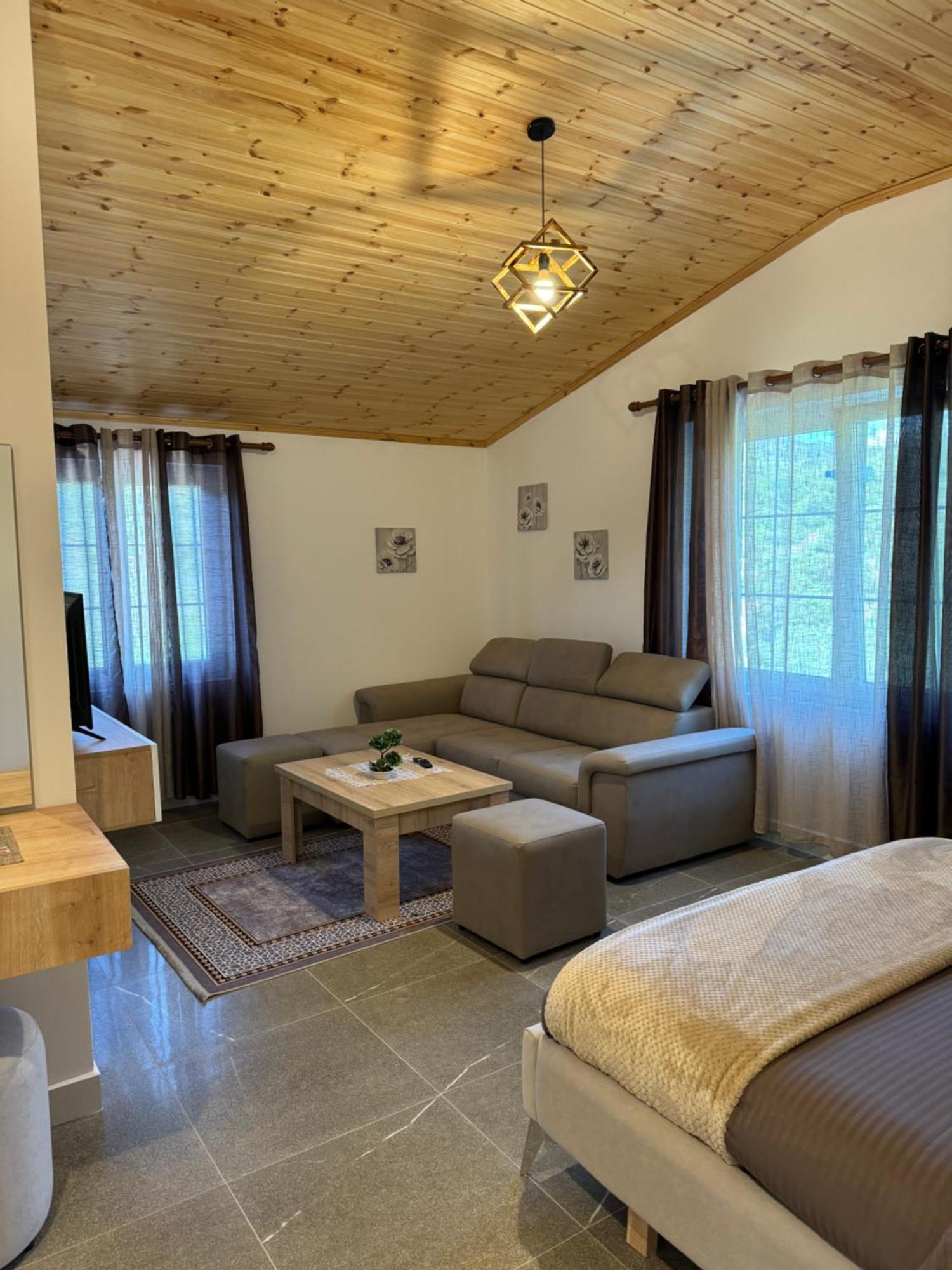Qyteza Guest House & Camping Шкодер Екстер'єр фото