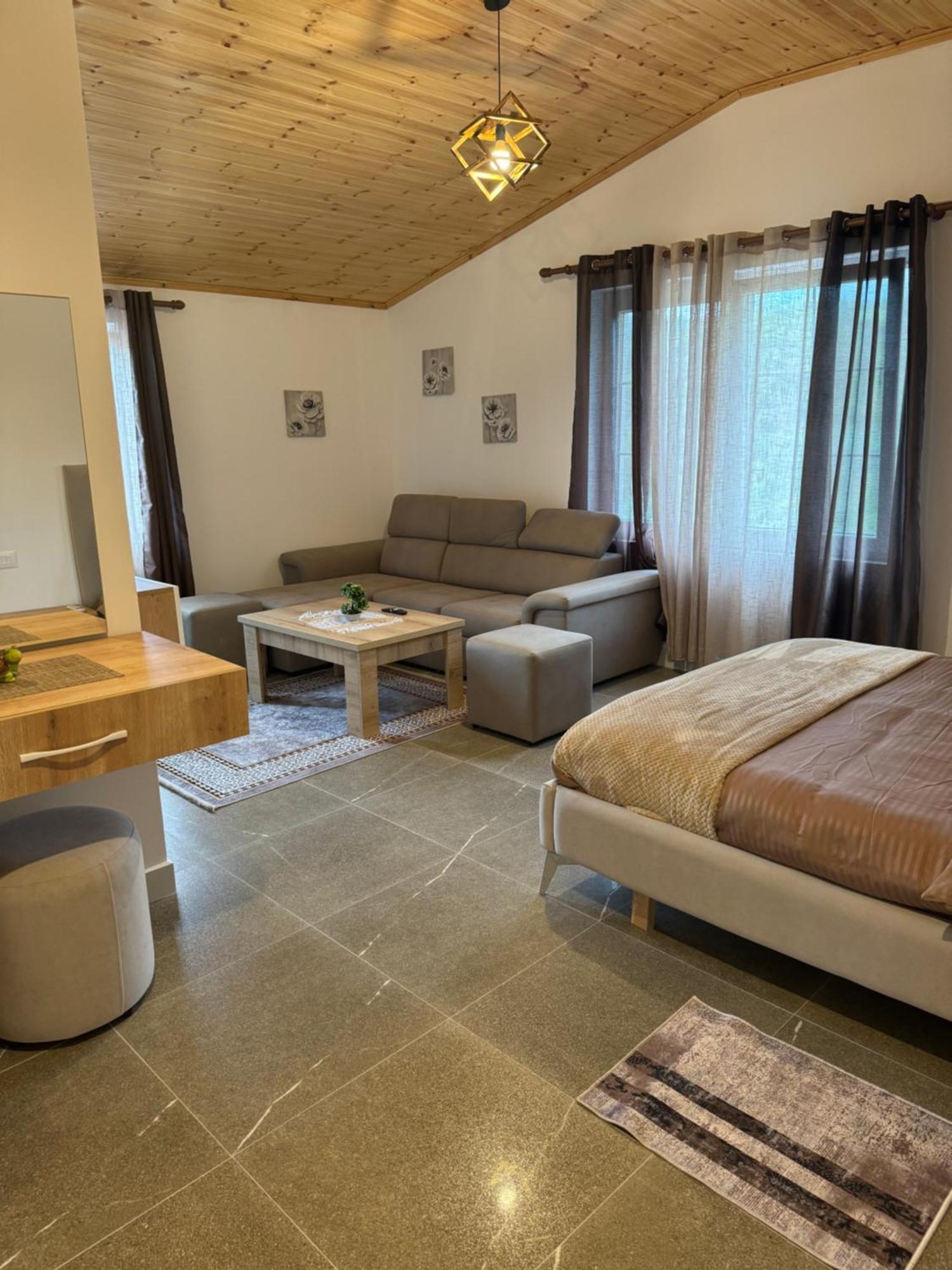 Qyteza Guest House & Camping Шкодер Екстер'єр фото